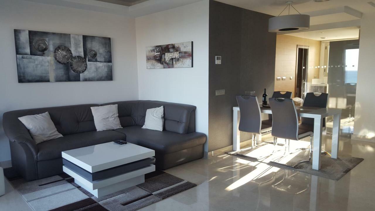 Horizon Beach Apartment Estepona Bagian luar foto